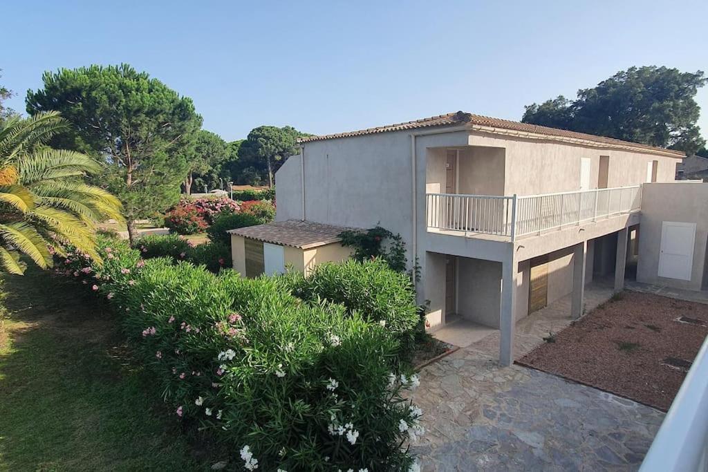 Fiori Di Cala Rossa Appartement T3 Dans Residence Hotelliere Chez Virginie Lecci Bagian luar foto